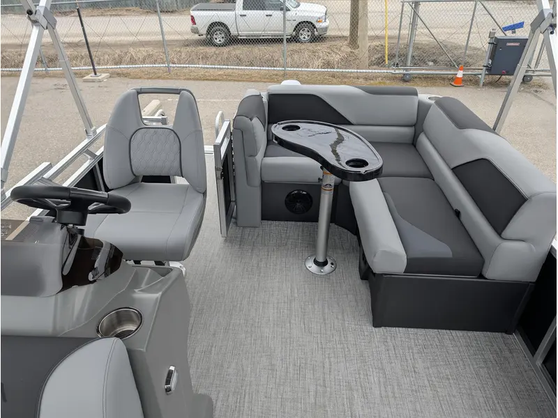 Avalon 1575 Venture Cruise 2026