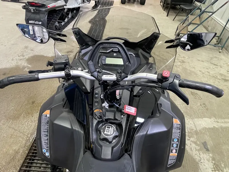 Ski-Doo Tundra LE 600 EFI 2025