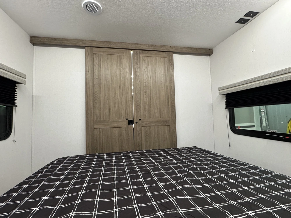 Coachmen Freedom Express 30se-320 2026 alt