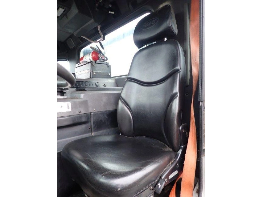 2020 Peterbilt 520