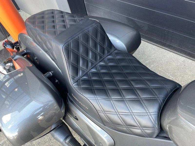 2020 Indian Motorcycle Challenger alt