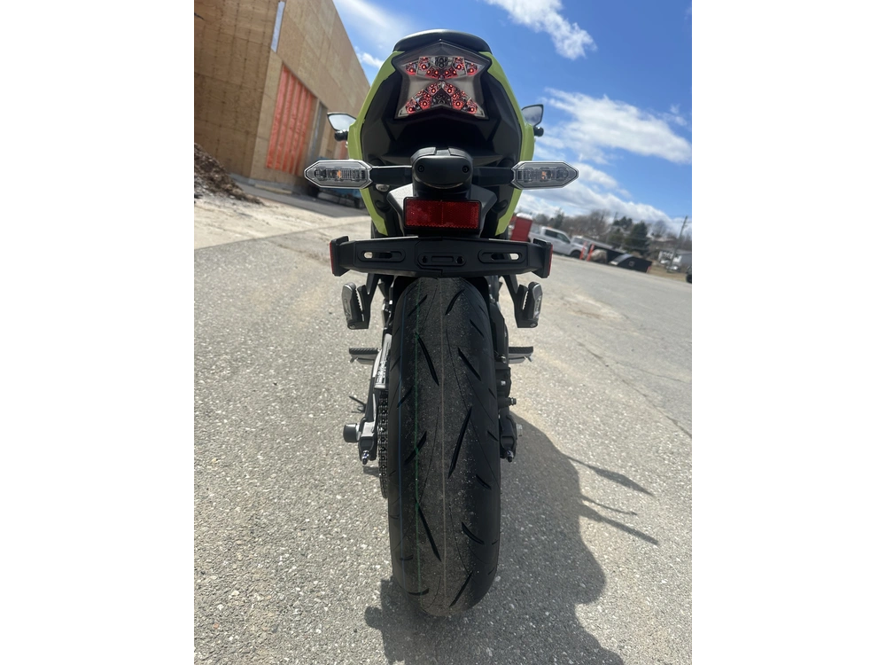 2026 Kawasaki Ninja 650 alt