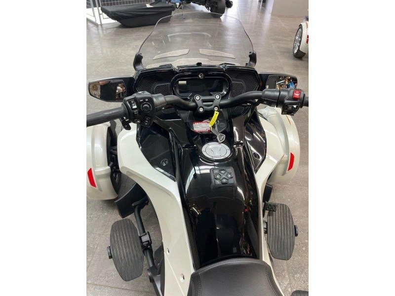 Can-am F3-t Se6 2023 alt