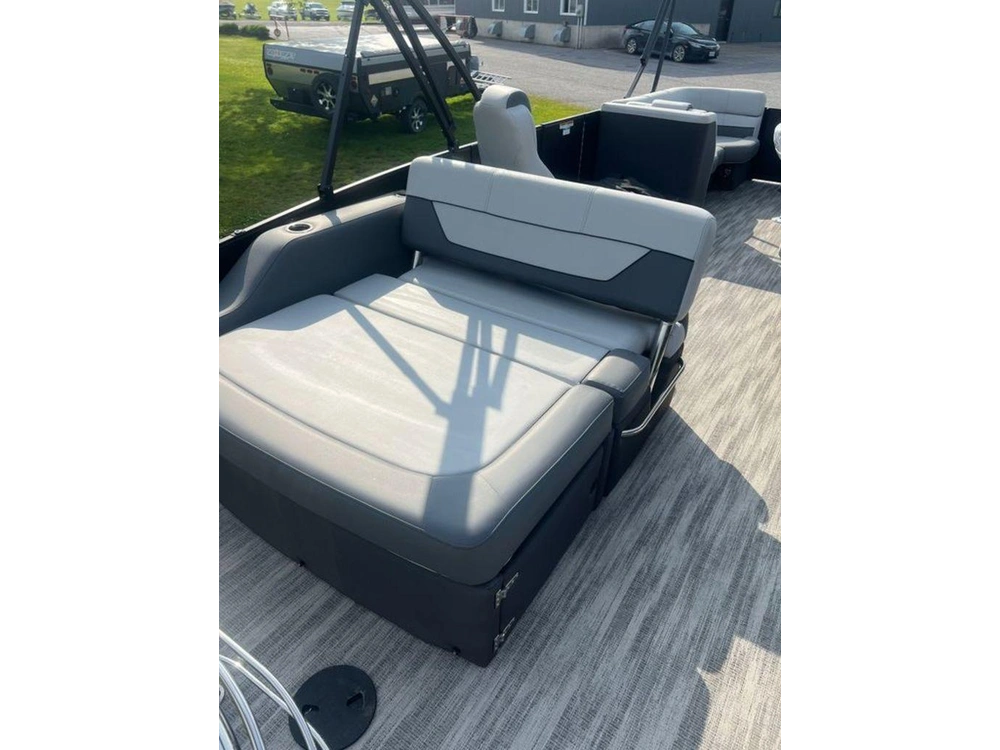 2025 Godfrey Marine Monaco 235 Sfl 27" Tri-toon alt