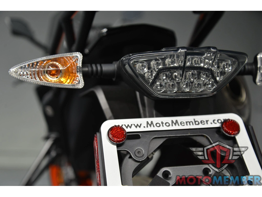 2022 Ktm Duke 890 R alt