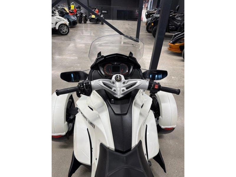 Can-am Spyder St 2014 alt