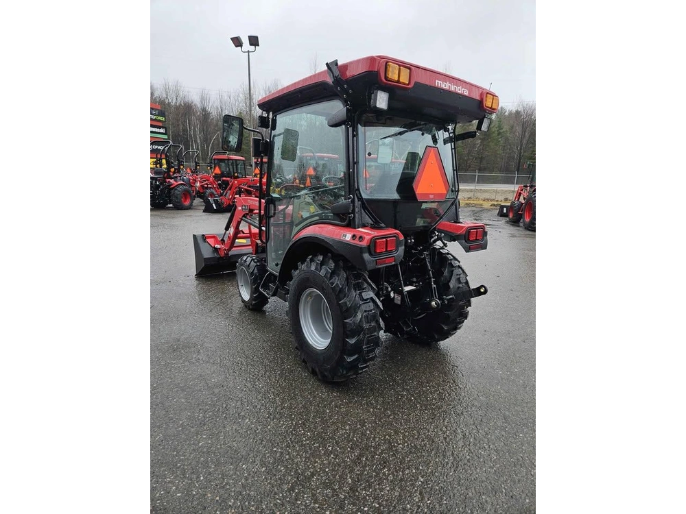 2026 Mahindra 2126 Hst Cab alt