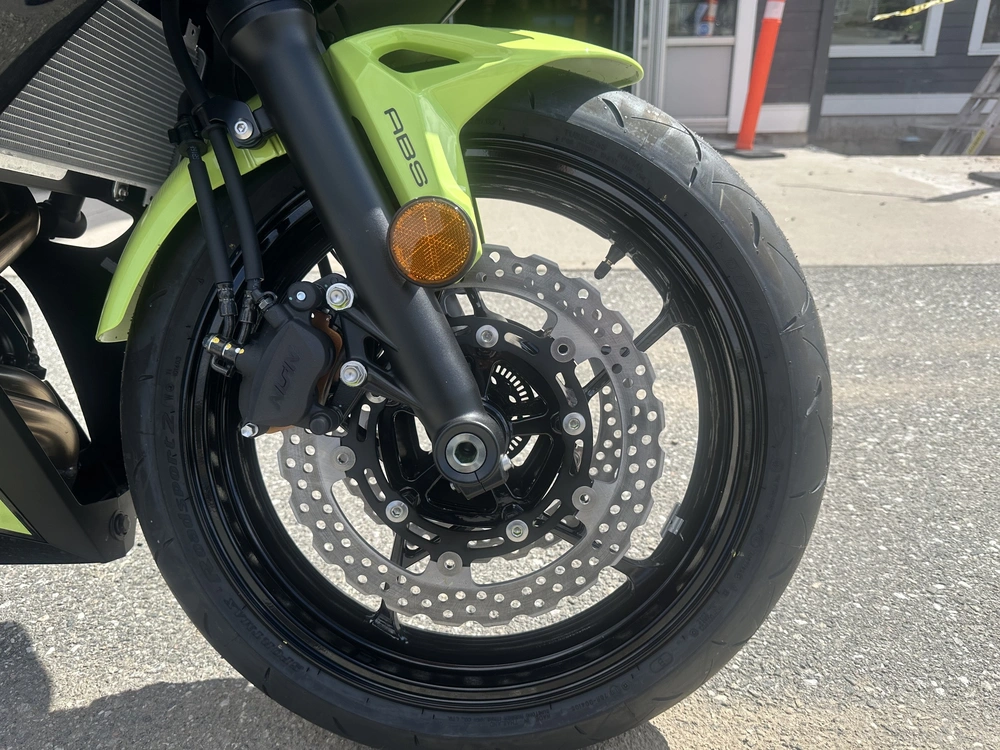 2026 Kawasaki Ninja 650 alt