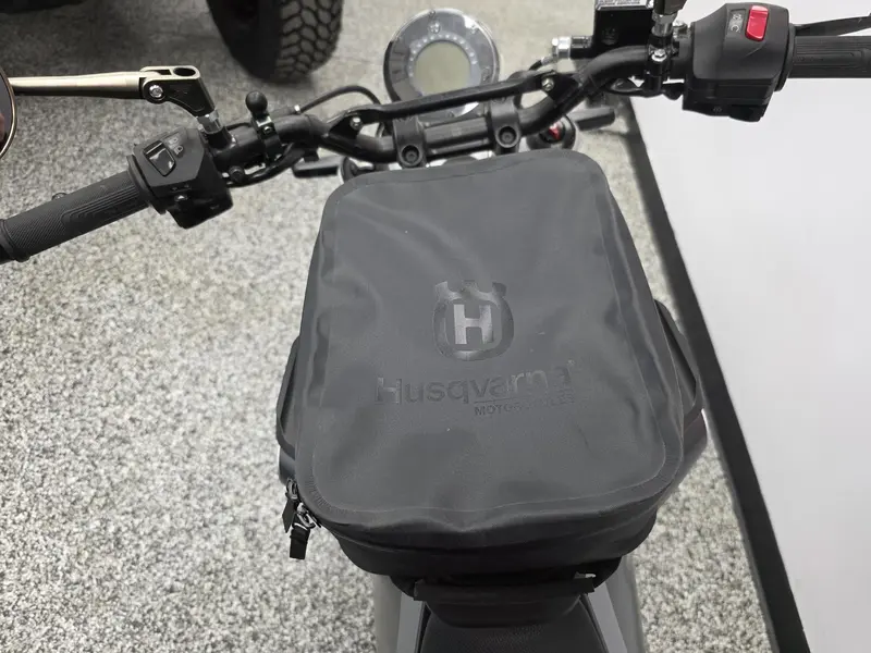 Husqvarna SVARTPILEN 401 2021