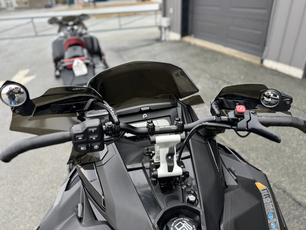 2024 Ski-doo Renegade X 900 Ace Turbo R alt