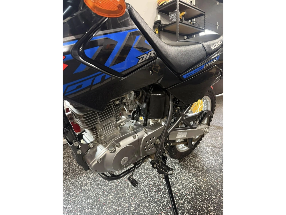 Suzuki Dr 200s 2017 alt