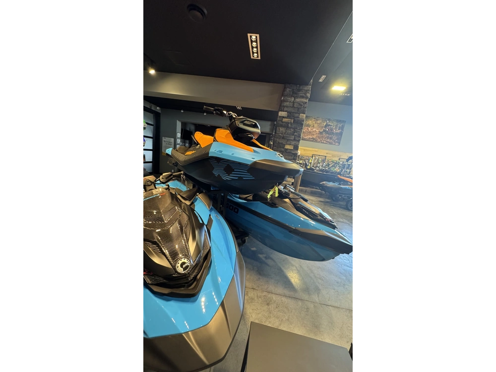2026 Sea-doo Pwc Spark Trixx 900 3up Ibr Gulfstream Blue / Orange Crush alt