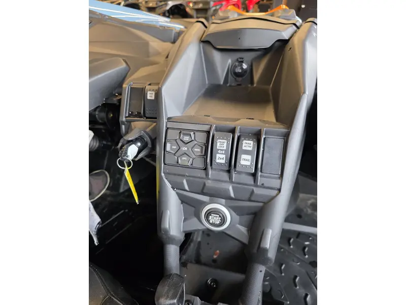 2026 Can-Am Maverick X3 DS TURBO RR thumbnail 9