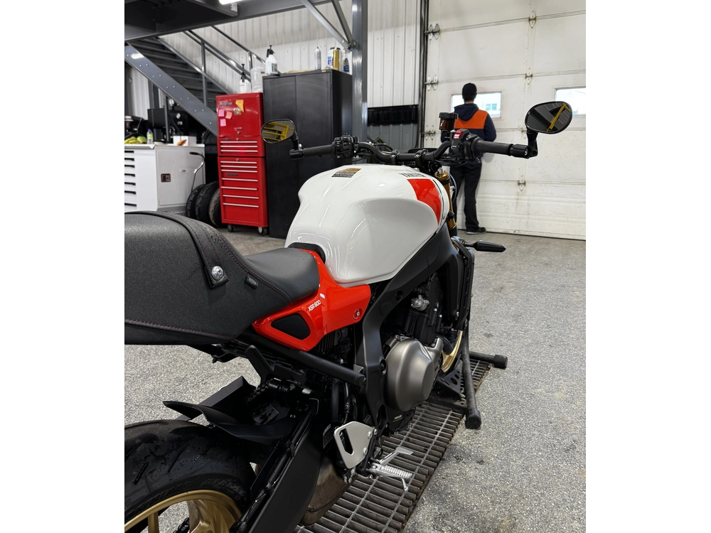 Yamaha Xsr900 2024 alt