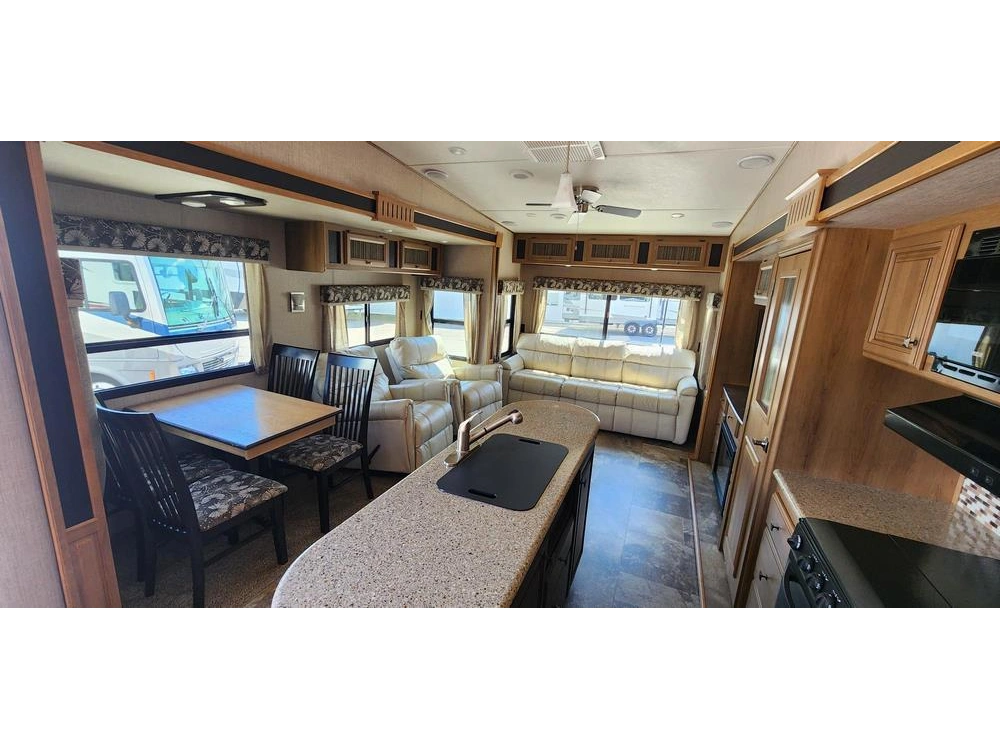 Cruiser 333rl 2016 alt