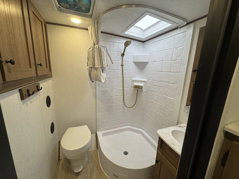 2026 Coachmen Apex Nano 203rbk alt