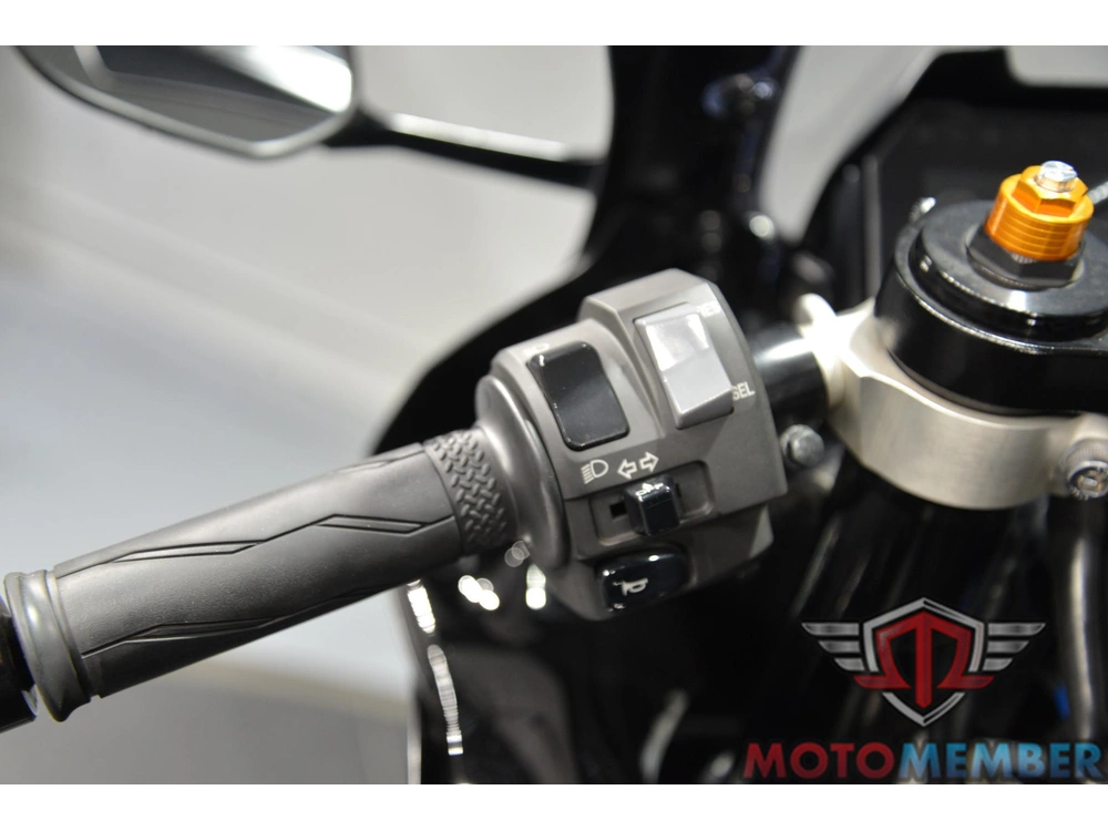 2025 Yamaha Yzf-r7 alt