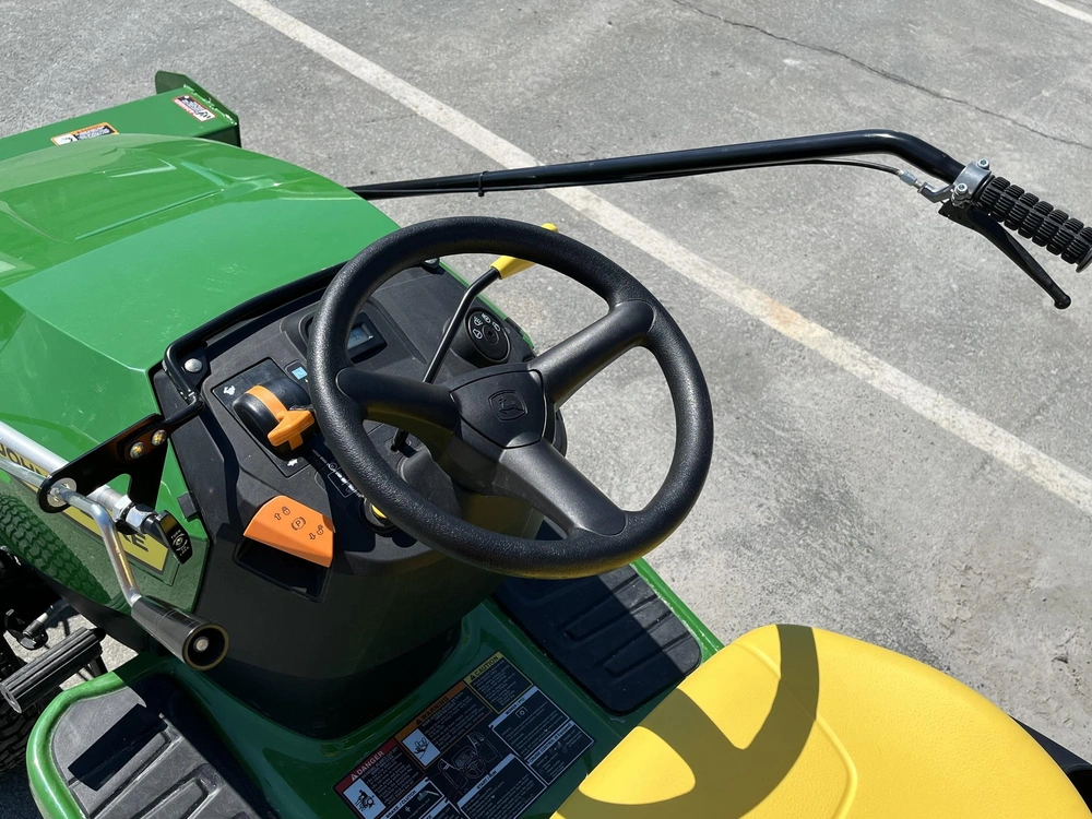 2025 John Deere S220 alt
