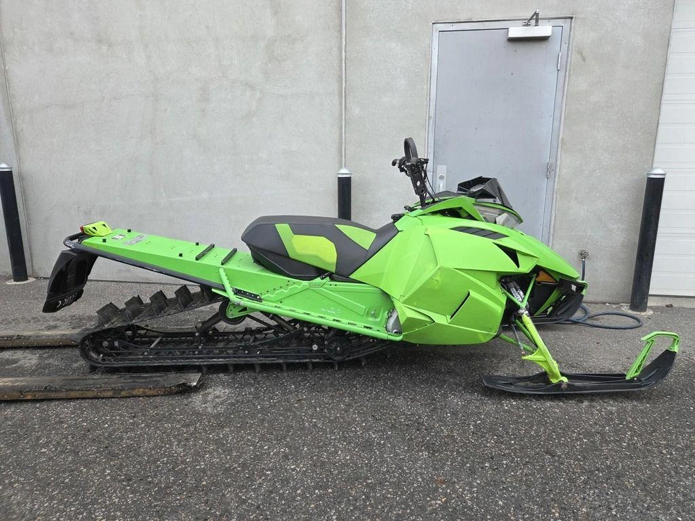 2017 Arctic Cat M 8000 Mountain Cat (162) Es alt
