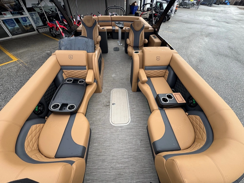 2026 Godfrey Marine Mc 235 Ultra Lounger Cocaptain alt