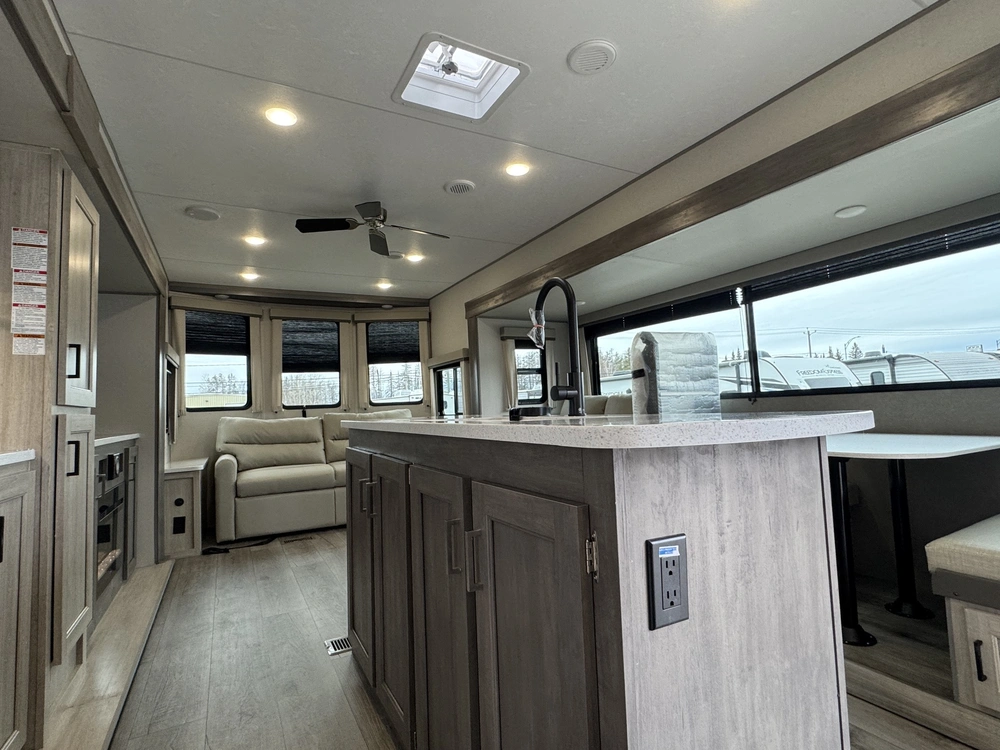 Coachmen Catalina 39mkts 2026 alt