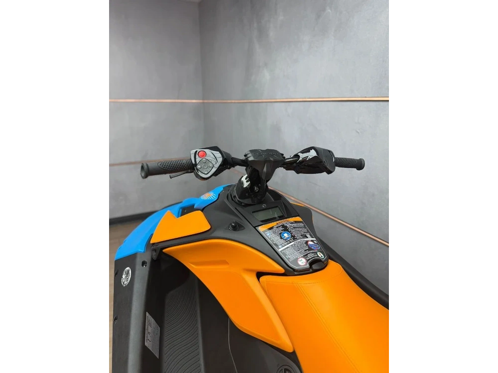 2026 Sea-doo Pwc Spark Trixx 900 3up Ibr Gulfstream Blue / Orange Crush alt