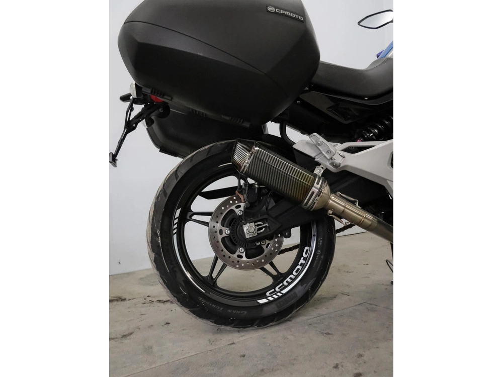 2023 Cfmoto Adventura 650 alt