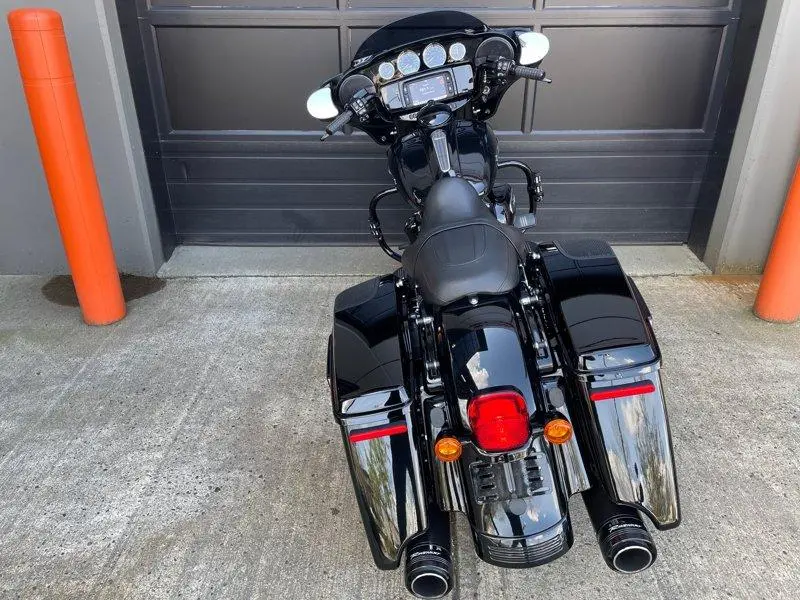 2018 Harley-Davidson FLHXS - Street Glide® Special thumbnail 11