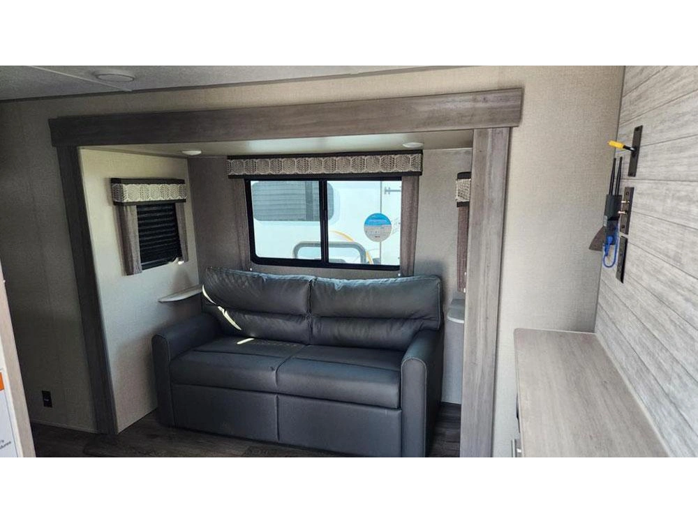 Coachmen Catalina Cargo 29ths 2023 alt