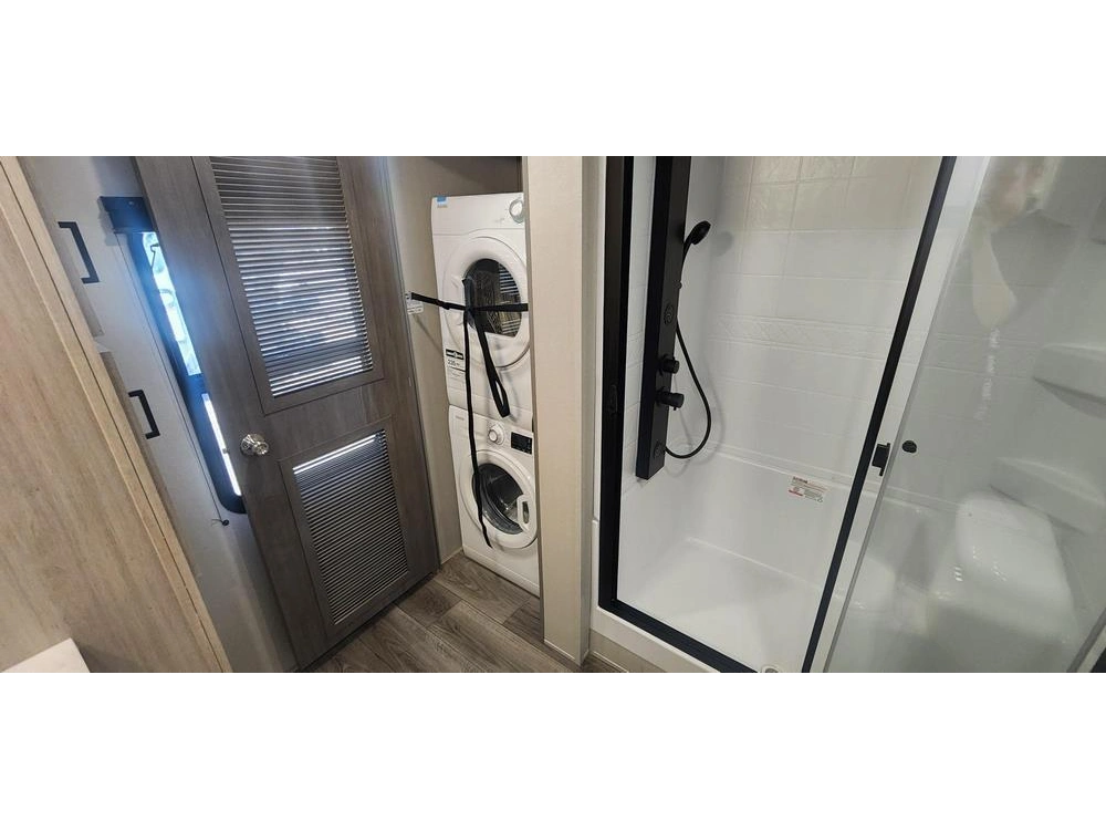 Coachmen Catalina 42condo 2026 alt