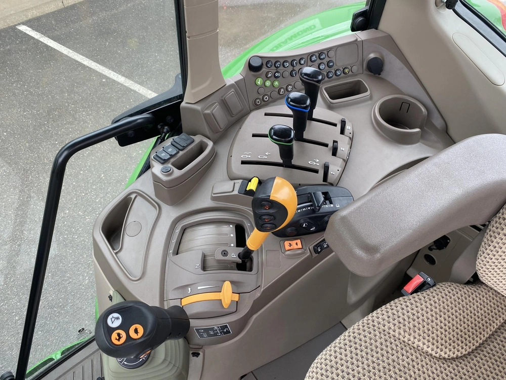 John Deere 6110m 2024 alt