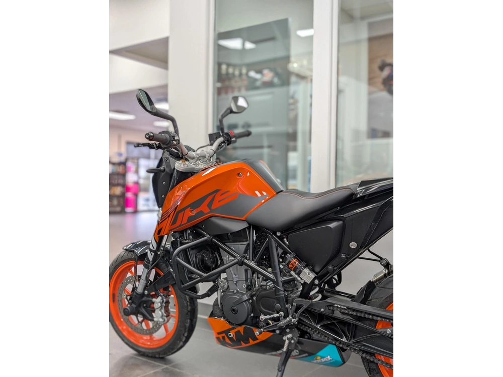 Ktm 690 Duke 5000$ En Modifs. Suspension, Selle, Akrapovic 2018 alt