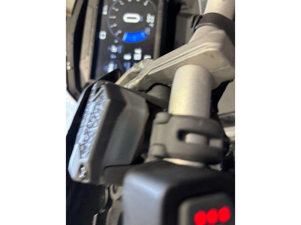Polaris 850 Indy Vr1 137 2022 alt