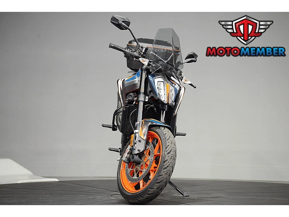 2022 Ktm Duke 890 R alt