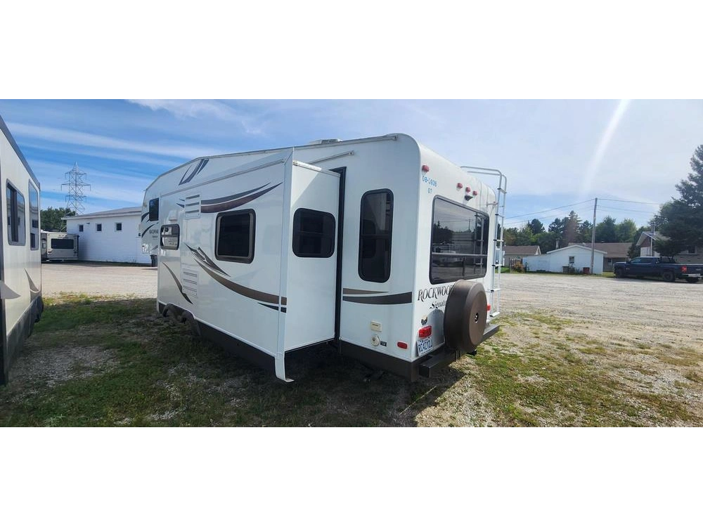 Forest River Rockwood 8289ws 2015 alt