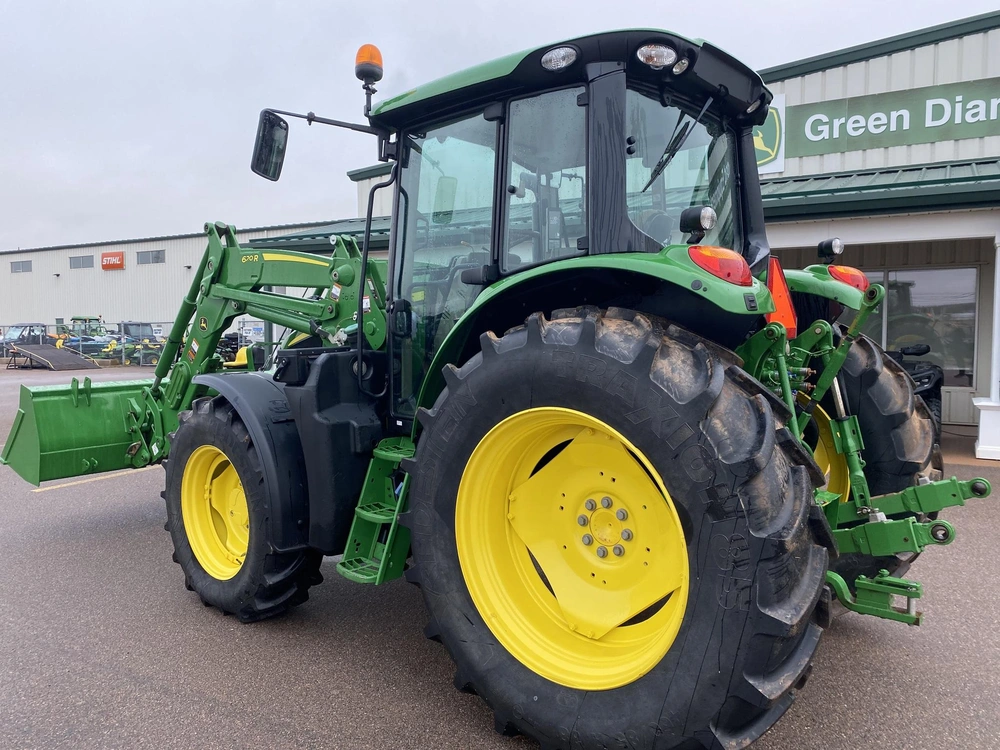2023 John Deere 6110m alt