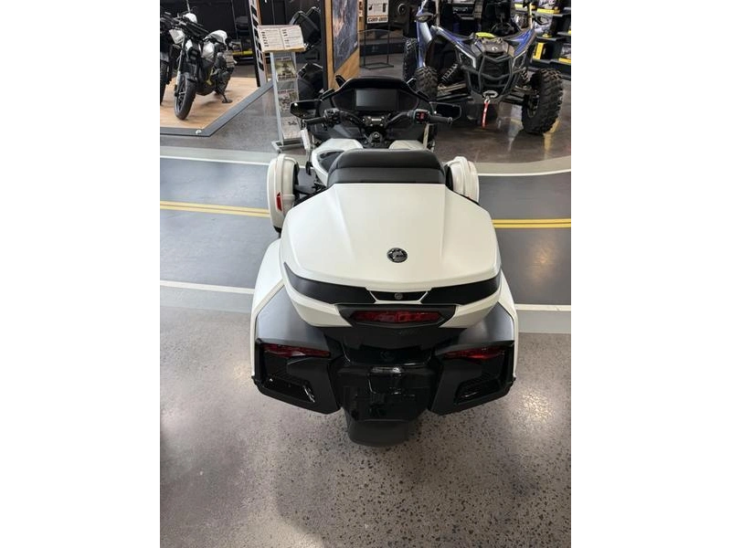 2026 Can-am Spyder Rt Sea-to-sky Vegas White Satin / Special Series alt