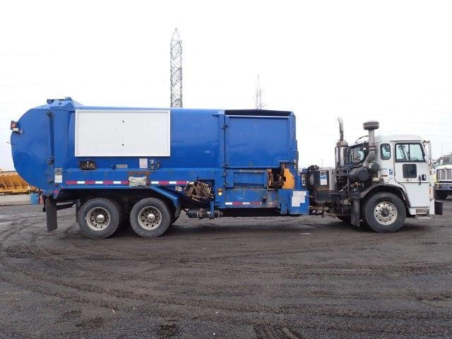 2020 Peterbilt 520