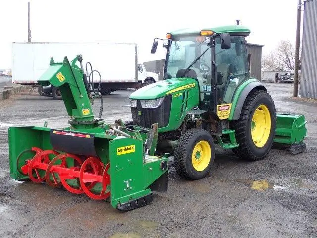 John Deere 4052R 2024