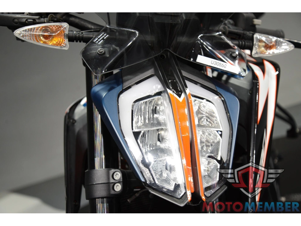 2022 Ktm Duke 890 R alt