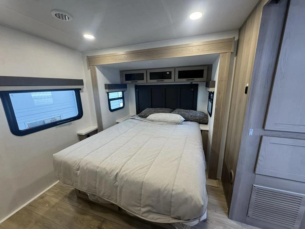 Forest River Rockwood Ultra Lite 2619fk 2026 alt