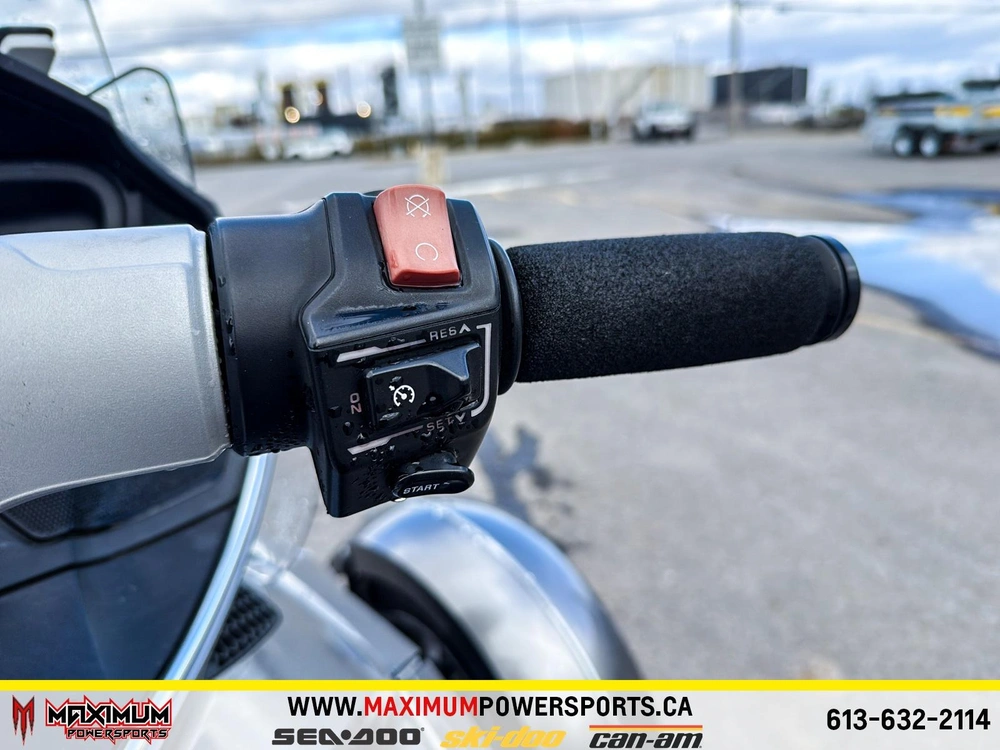 2012 Can-am Spyder Rt S alt