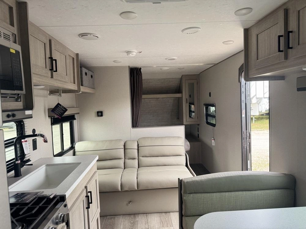 Coachmen Catalina 261bh 2026 alt
