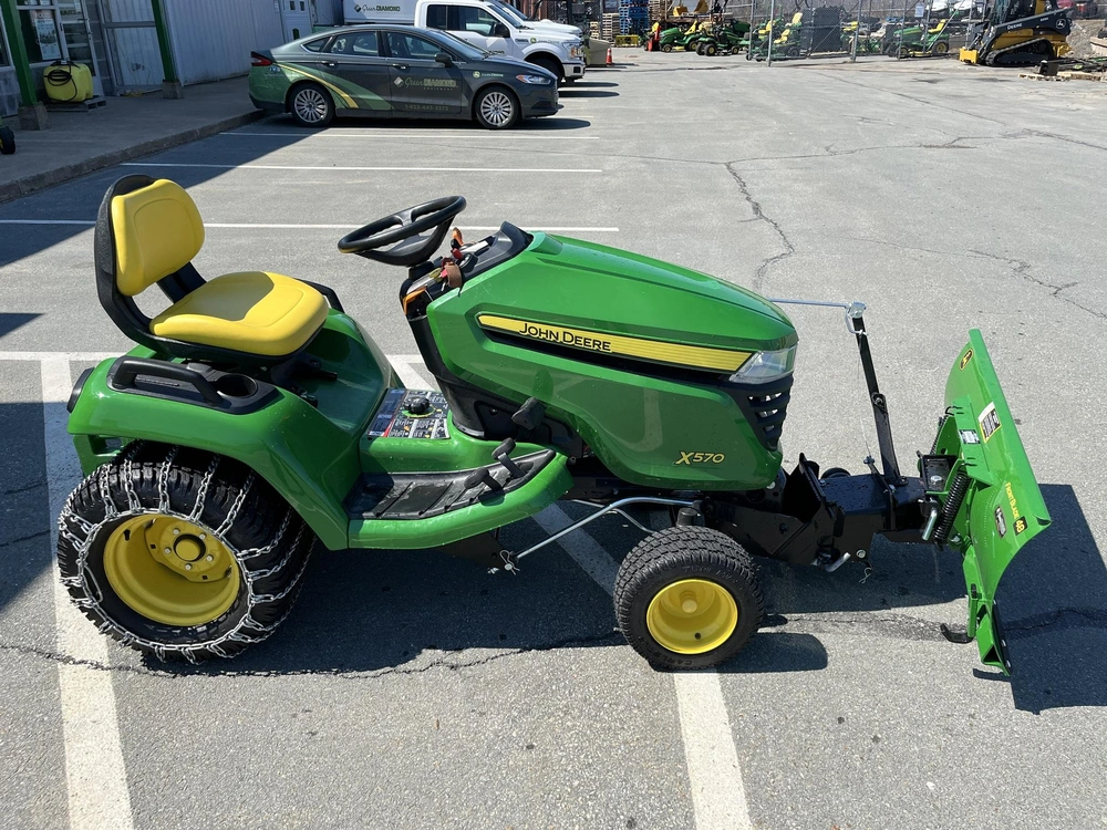 2024 John Deere X570 alt