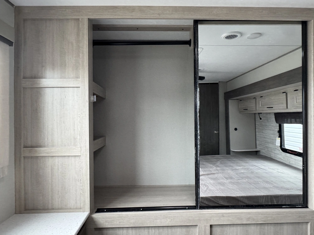 Coachmen Catalina 39mkts 2026 alt