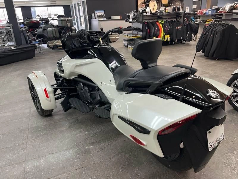 Can-am F3-t Se6 2023 alt