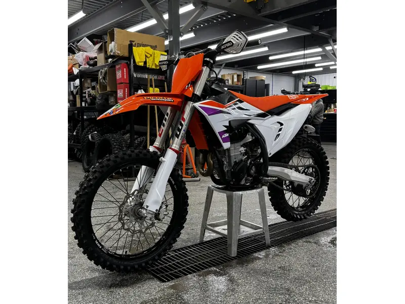2024 KTM 450 SX-F thumbnail 6