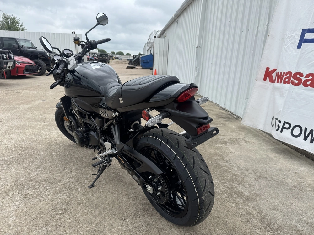 2026 Kawasaki Z900rs Abs alt