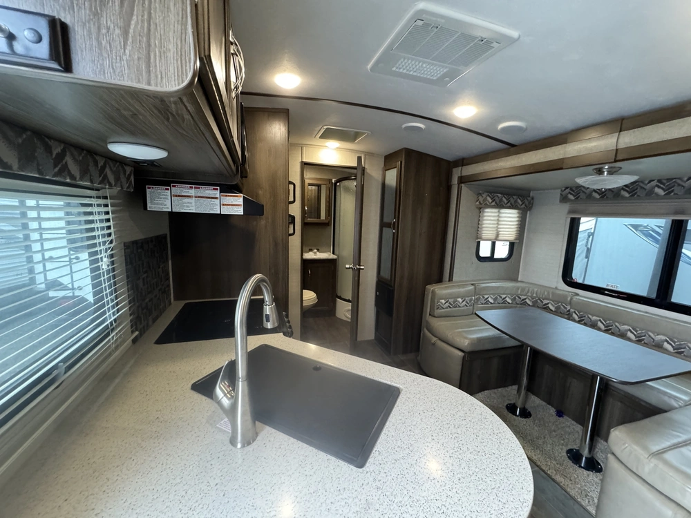 2019 Keystone Rv Premier 22rb alt