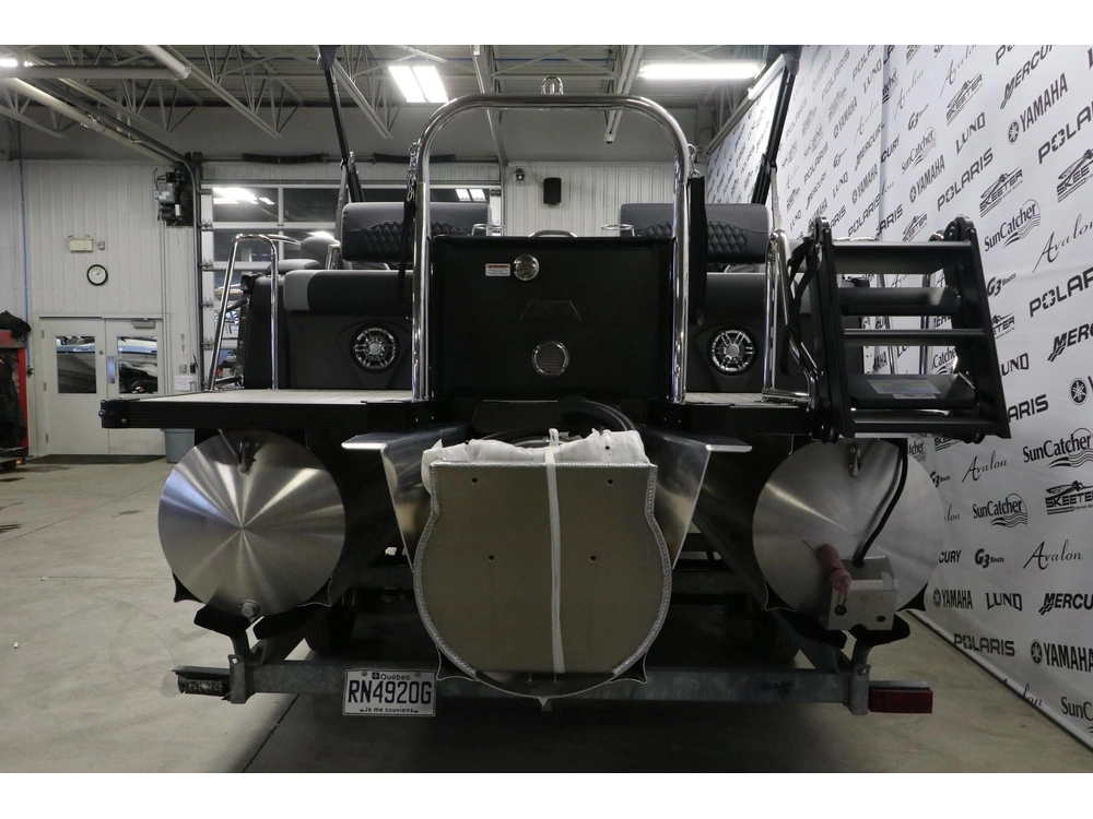 2026 Avalon Catalina 2585 Qls Windshield + Mercury 200 Hp alt